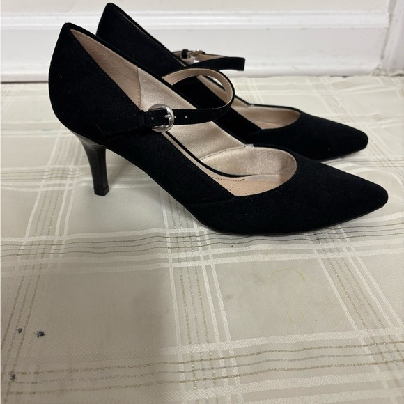 Life Stride Black T-Strap Heels - Picture 3 of 7